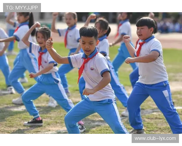 亚傅体育：丰富的体育课程体系满足不同年龄段青少年的运动需求与兴趣发展